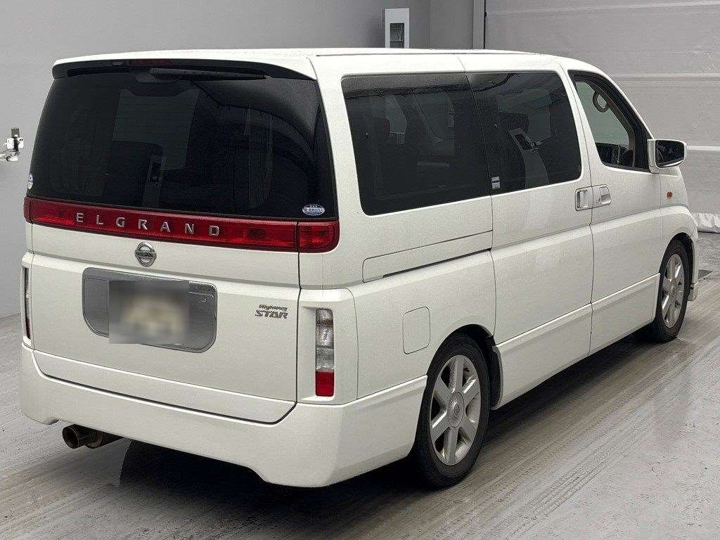 NISSAN ELGRAND