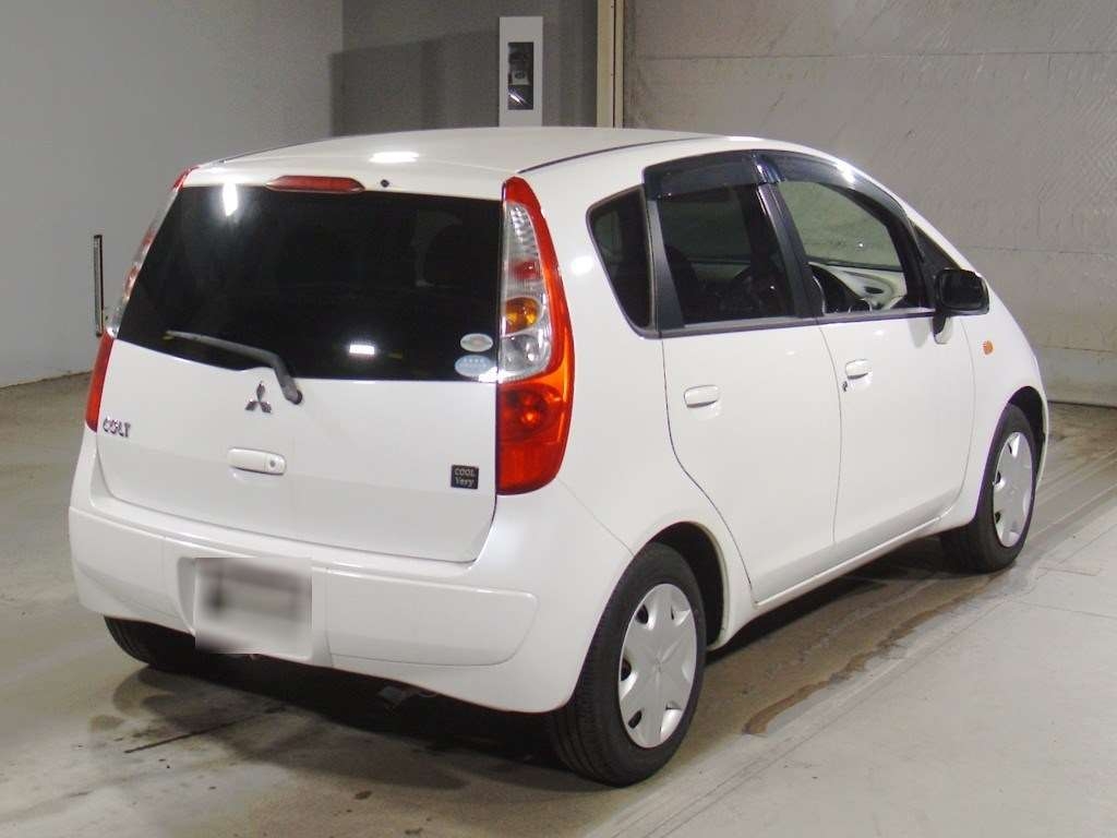 MITSUBISHI COLT