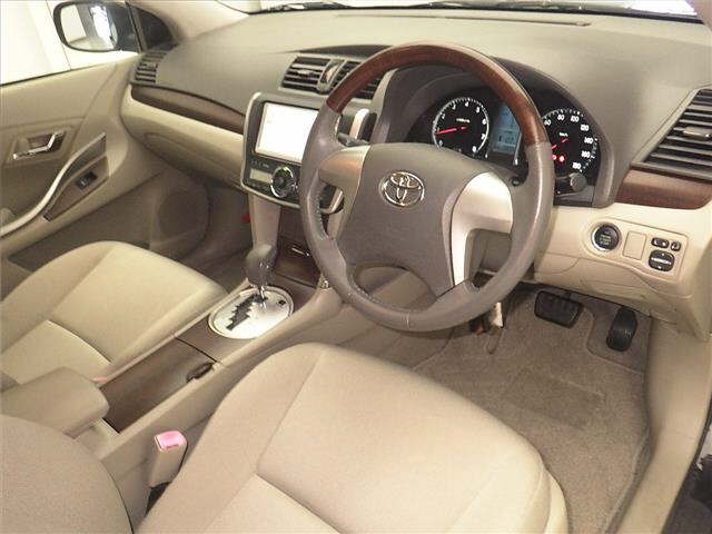 TOYOTA PREMIO