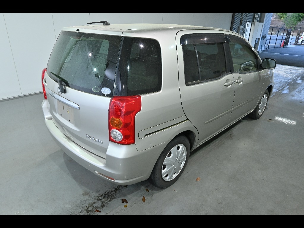 TOYOTA RAUM