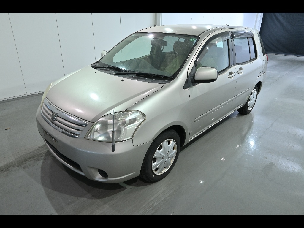 TOYOTA RAUM