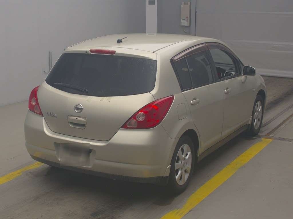 NISSAN TIIDA
