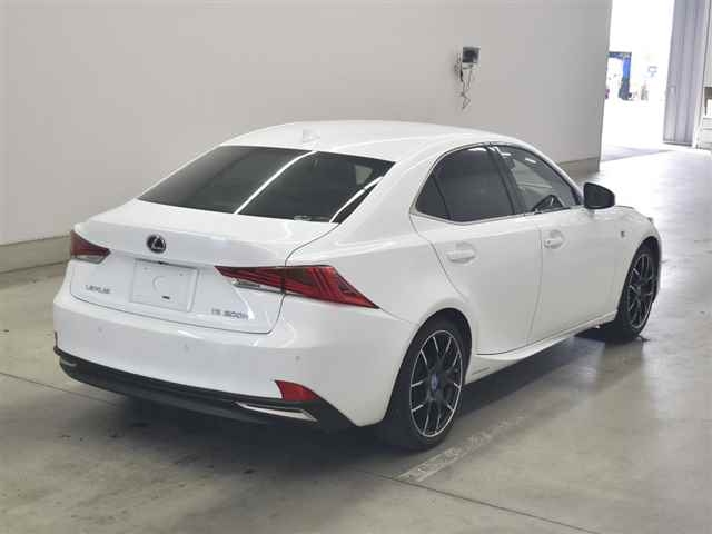 LEXUS IS300H