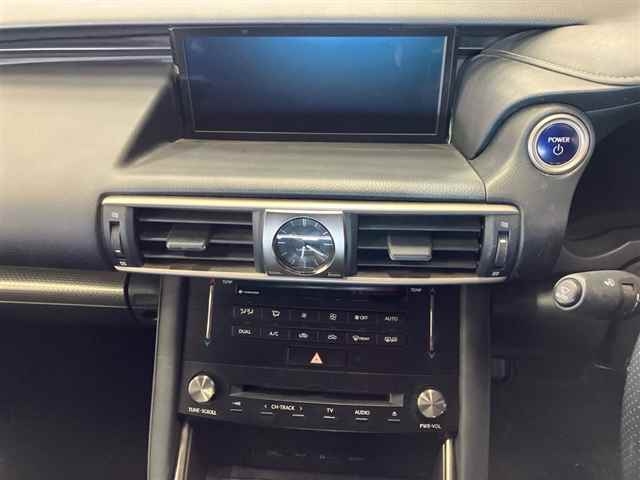 LEXUS IS300H