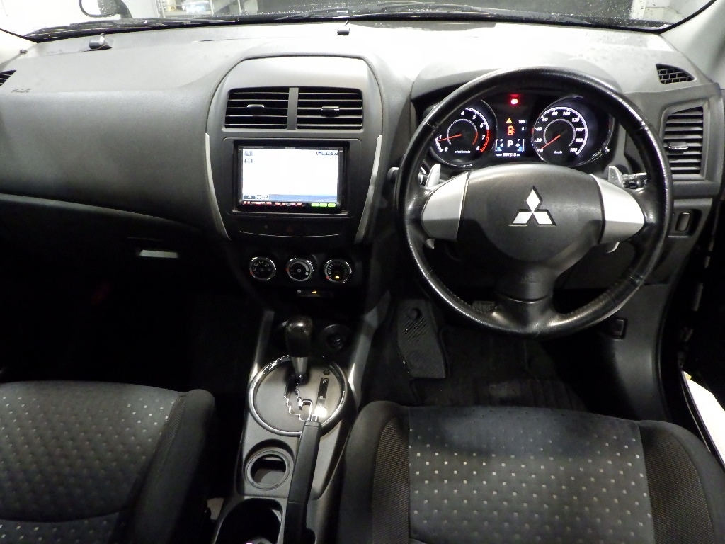 MITSUBISHI RVR