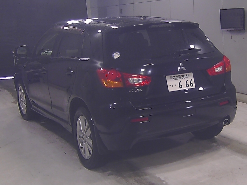 MITSUBISHI RVR