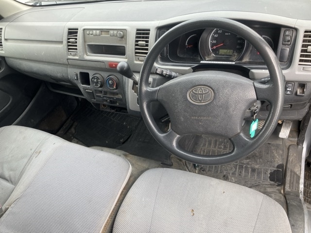 TOYOTA REGIUS ACE