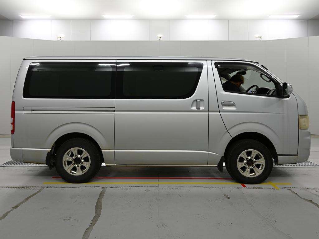 TOYOTA REGIUS ACE
