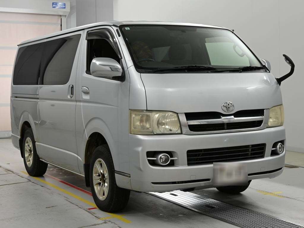 TOYOTA REGIUS ACE