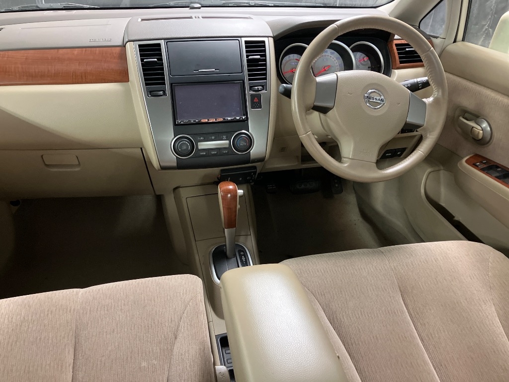 NISSAN TIIDA LATIO