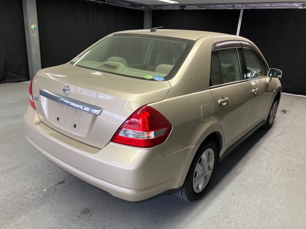 NISSAN TIIDA LATIO