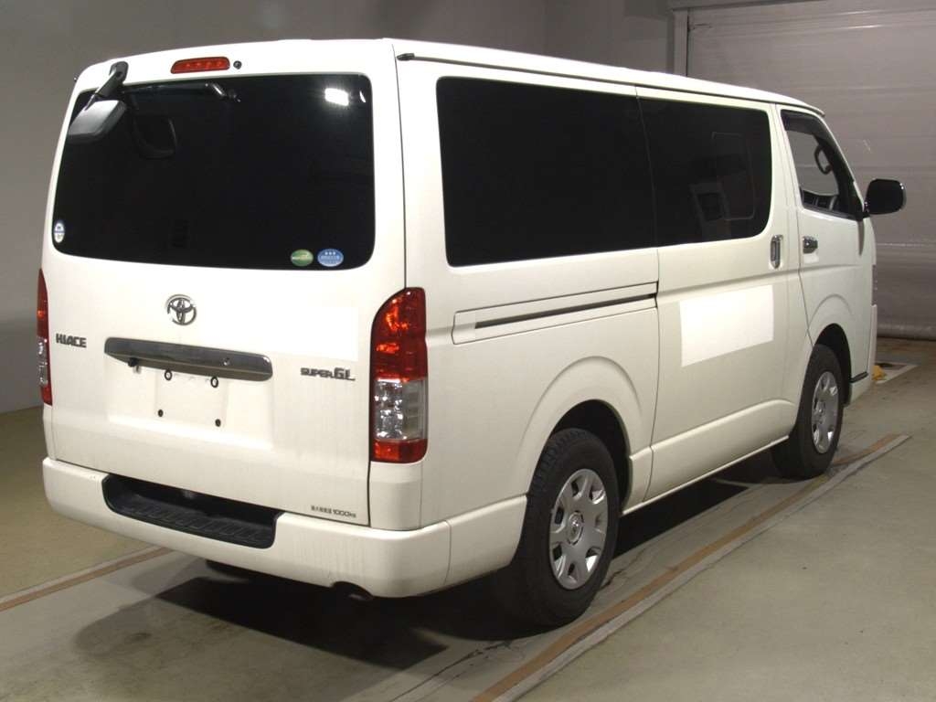 TOYOTA REGIUS ACE