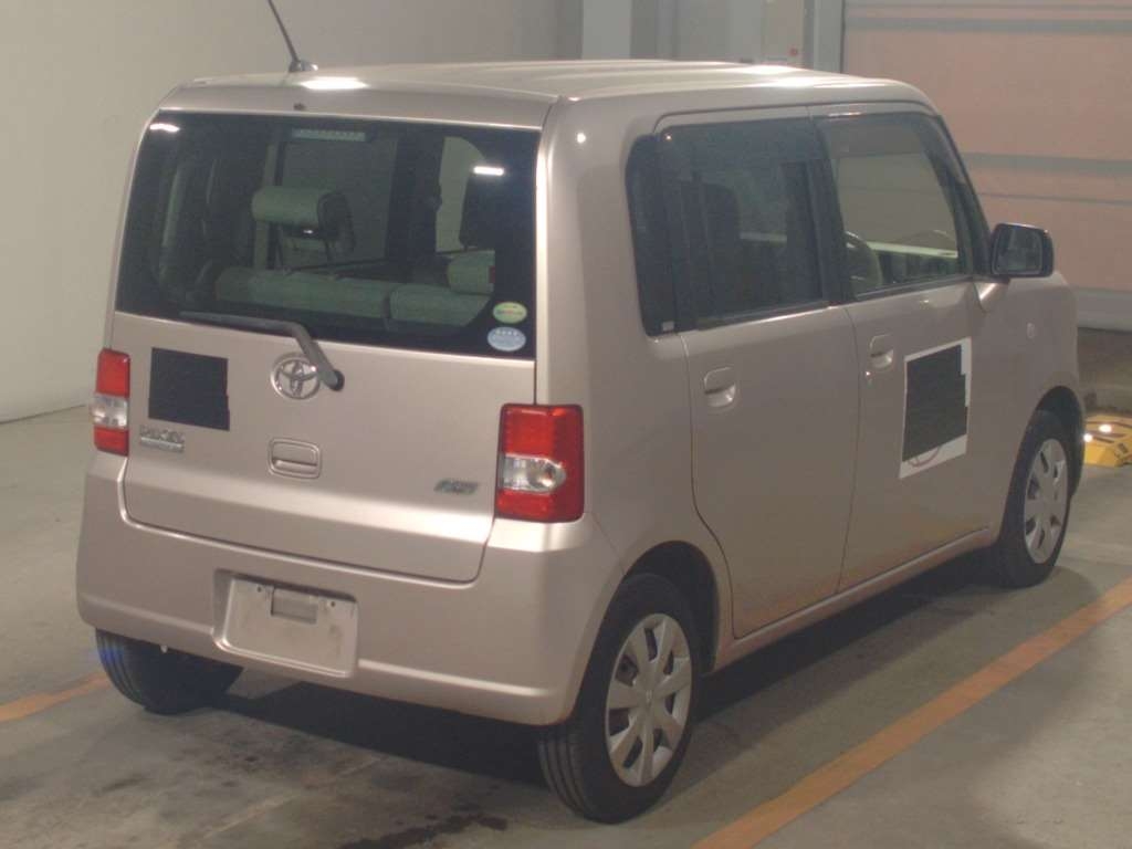 TOYOTA PIXIS SPACE