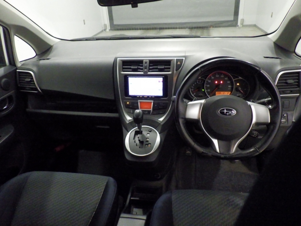 SUBARU TREZIA
