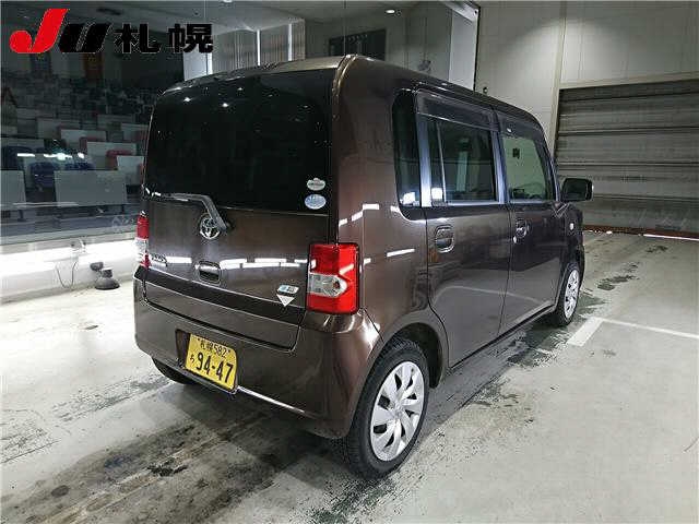 TOYOTA PIXIS SPACE