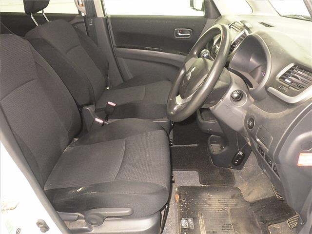 MITSUBISHI DELICA D:2