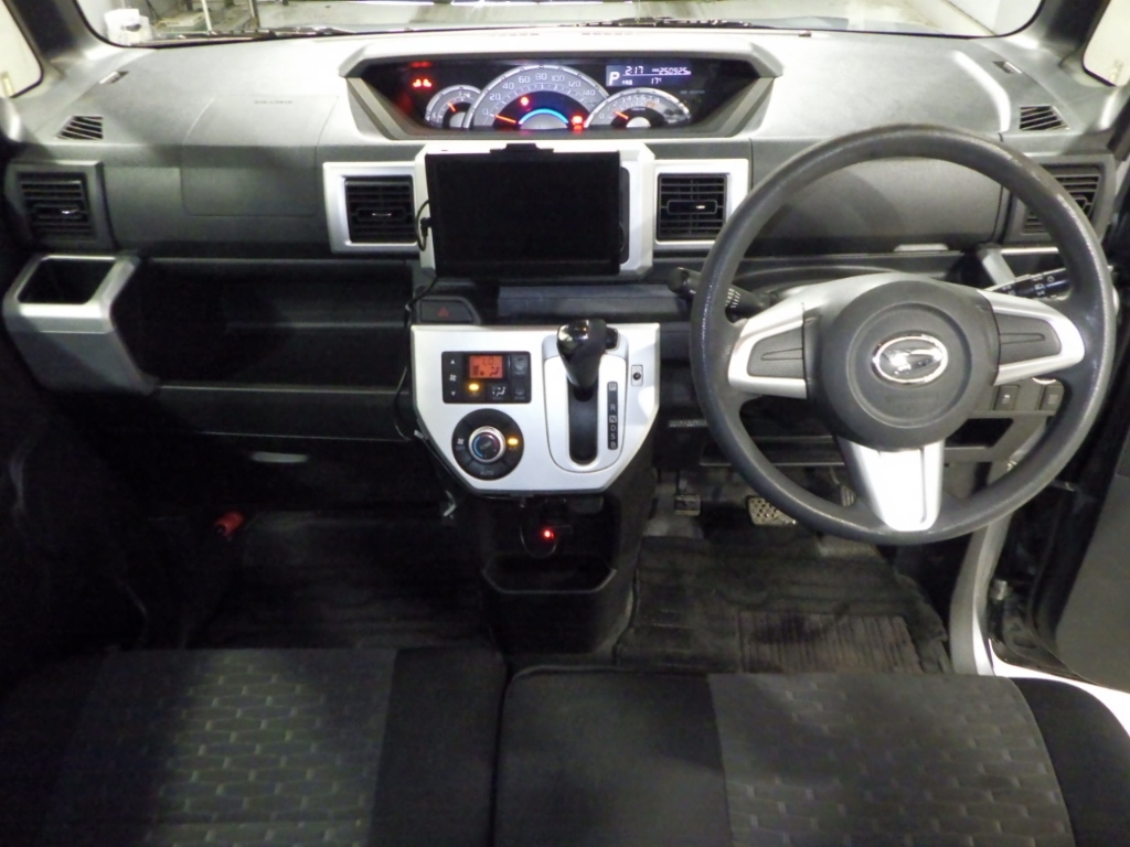 DAIHATSU WAKE
