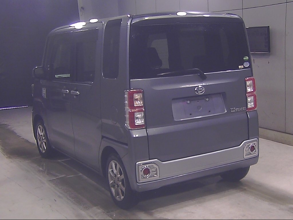 DAIHATSU WAKE