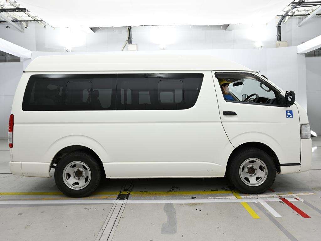 TOYOTA REGIUS ACE