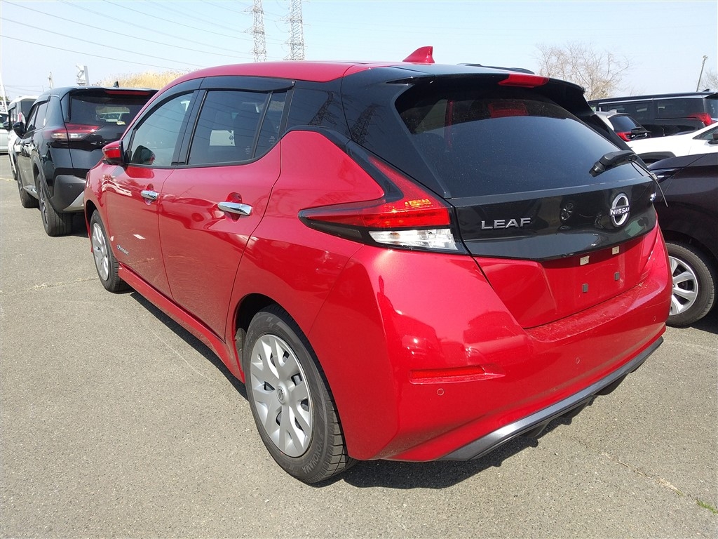NISSAN LEAF