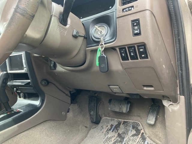 TOYOTA HILUX SURF