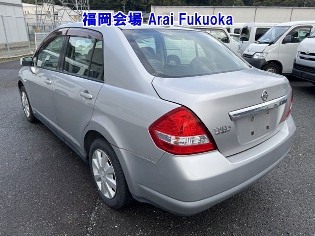 NISSAN TIIDA LATIO