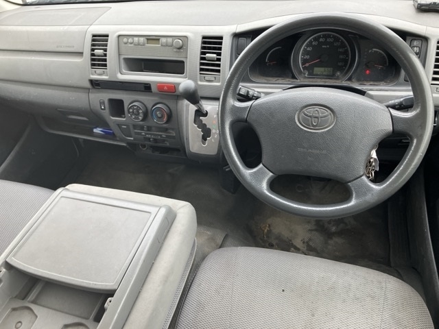 TOYOTA REGIUS ACE