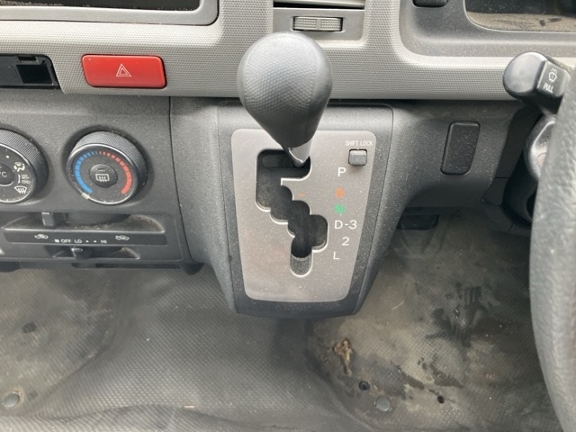 TOYOTA REGIUS ACE