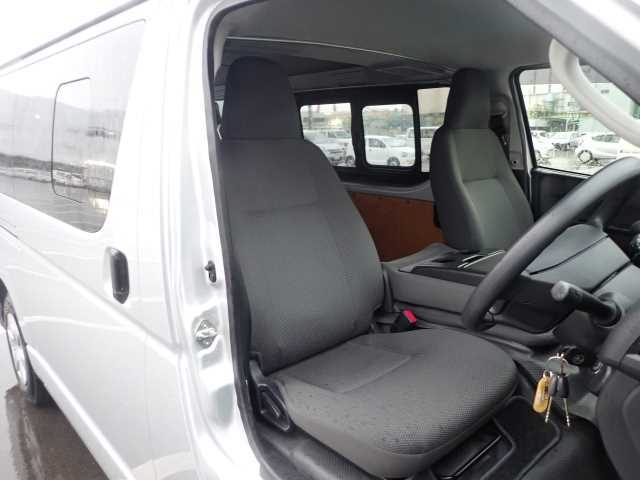 TOYOTA REGIUS ACE