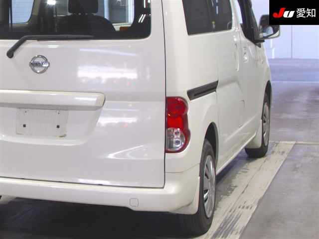 NISSAN NV200