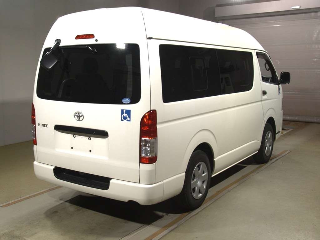 TOYOTA REGIUS ACE