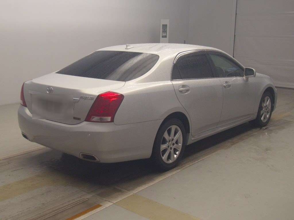 TOYOTA CROWN MAJESTA