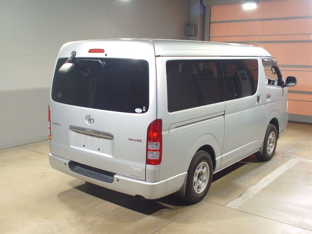 TOYOTA REGIUS ACE