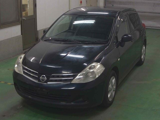 NISSAN TIIDA