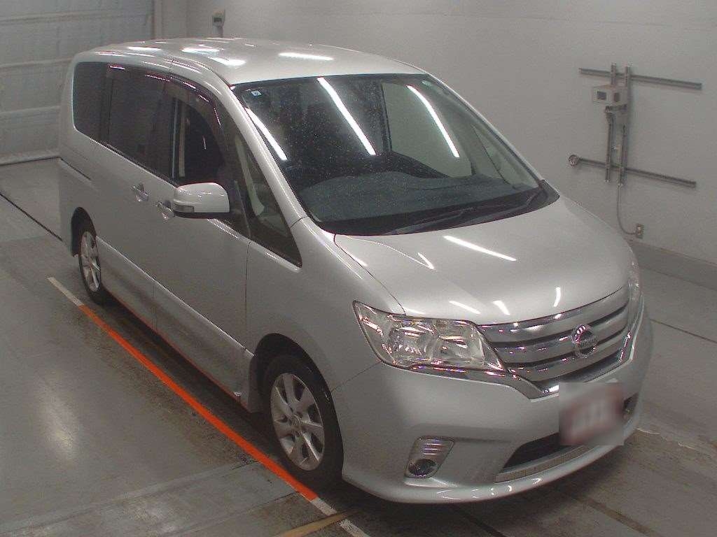 NISSAN SERENA