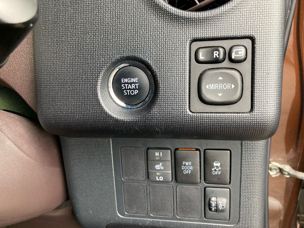 TOYOTA PORTE