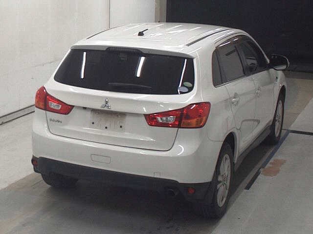 MITSUBISHI RVR