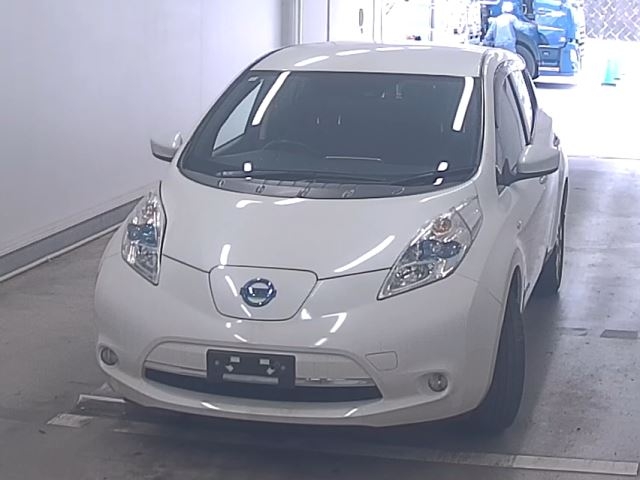 NISSAN LEAF