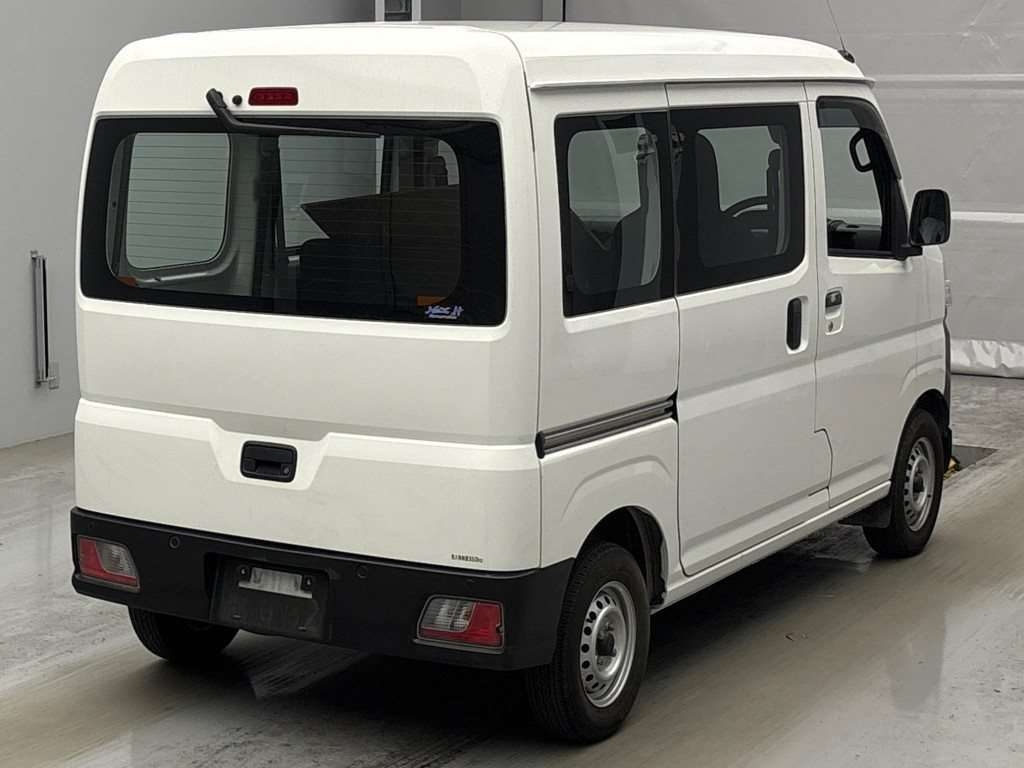 TOYOTA PIXIS VAN