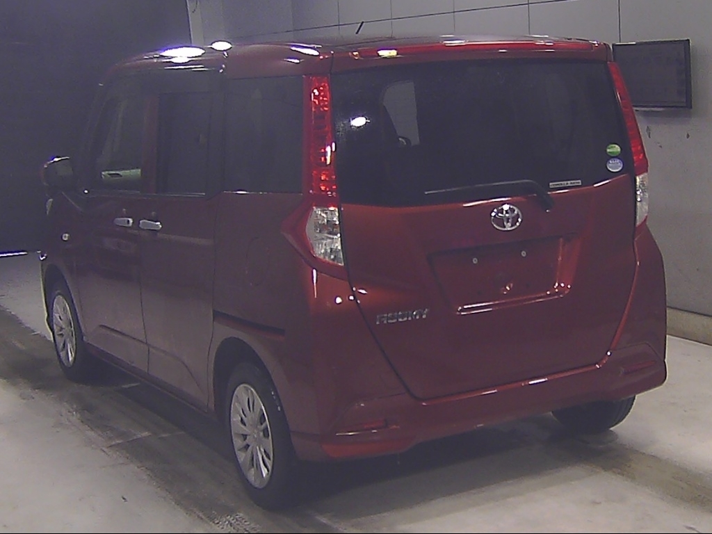 TOYOTA ROOMY
