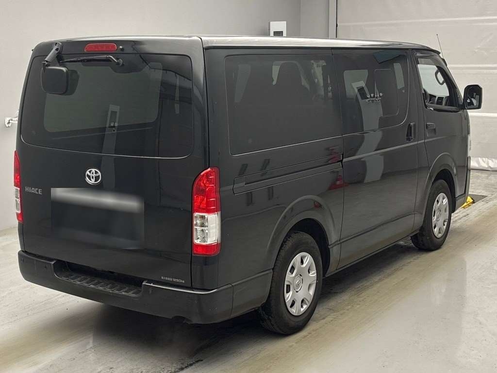TOYOTA REGIUS ACE