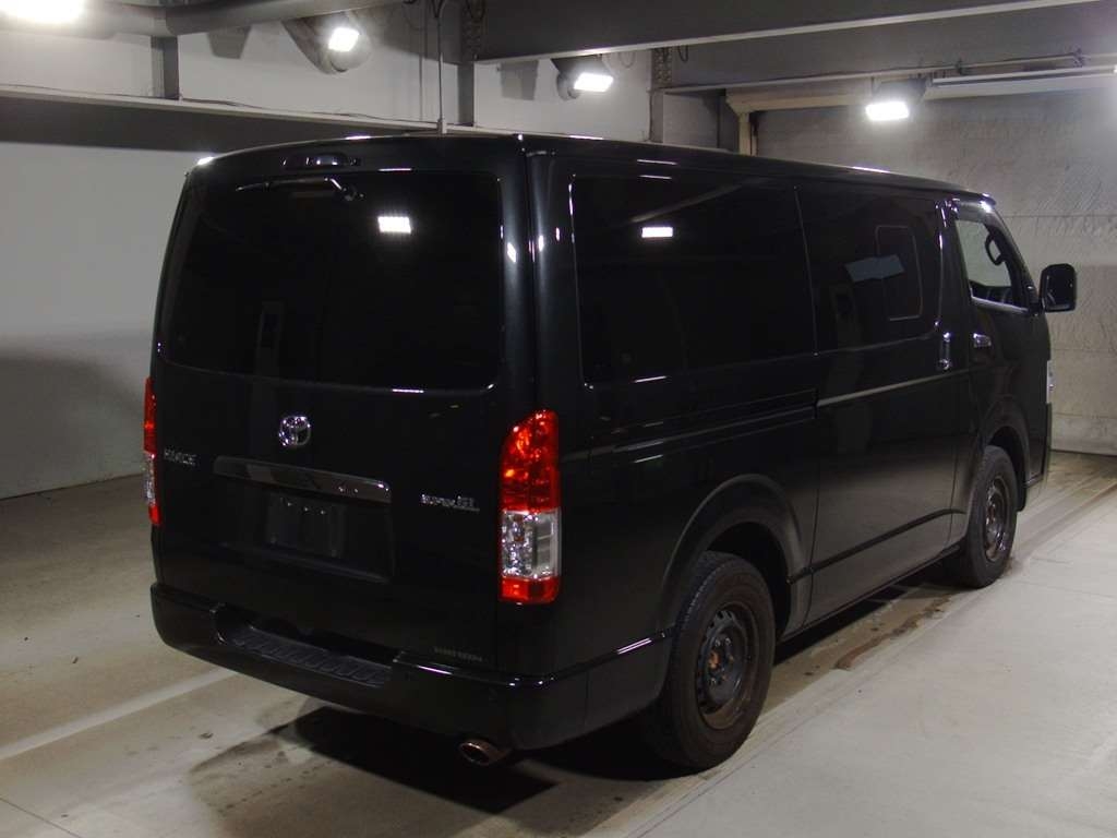 TOYOTA REGIUS ACE