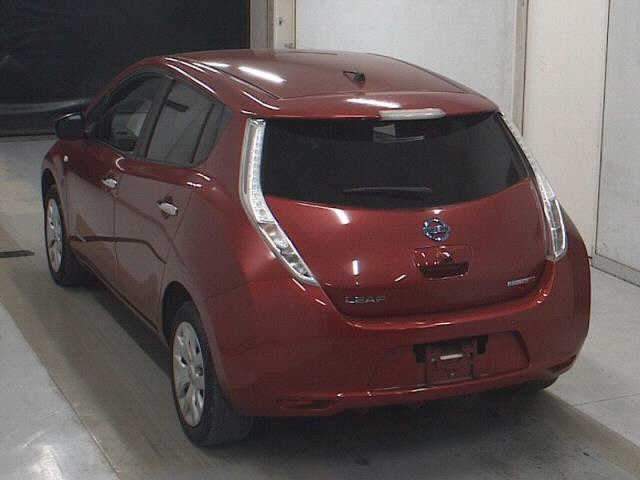NISSAN LEAF