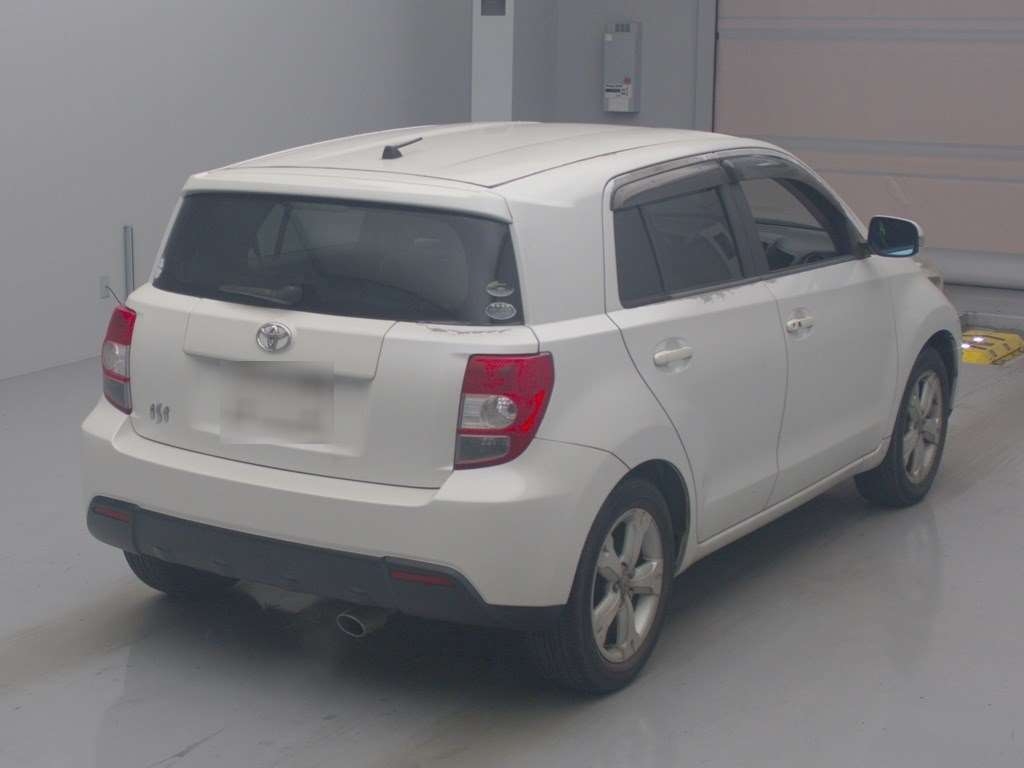 TOYOTA IST