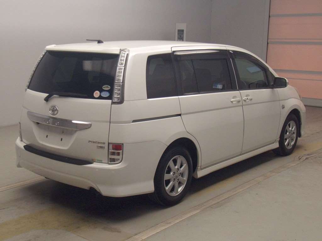 TOYOTA ISIS