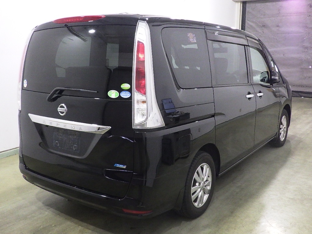 NISSAN SERENA