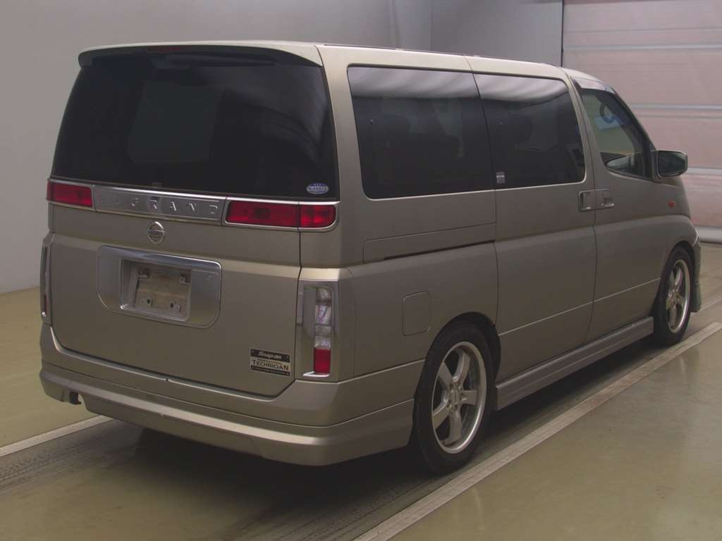 NISSAN ELGRAND
