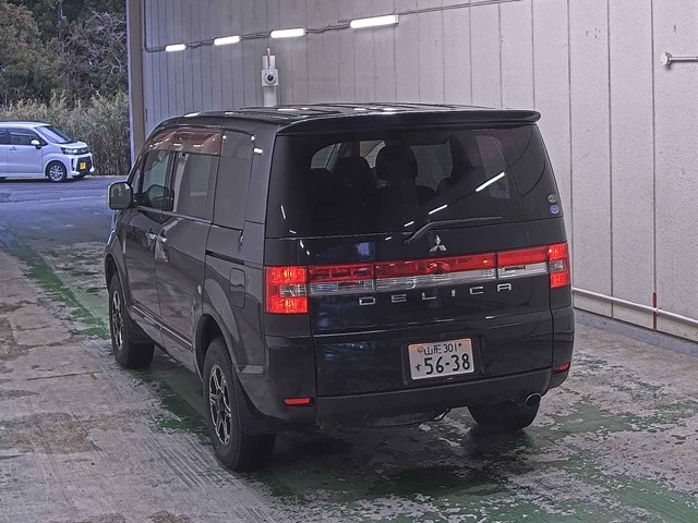 MITSUBISHI DELICA D:5