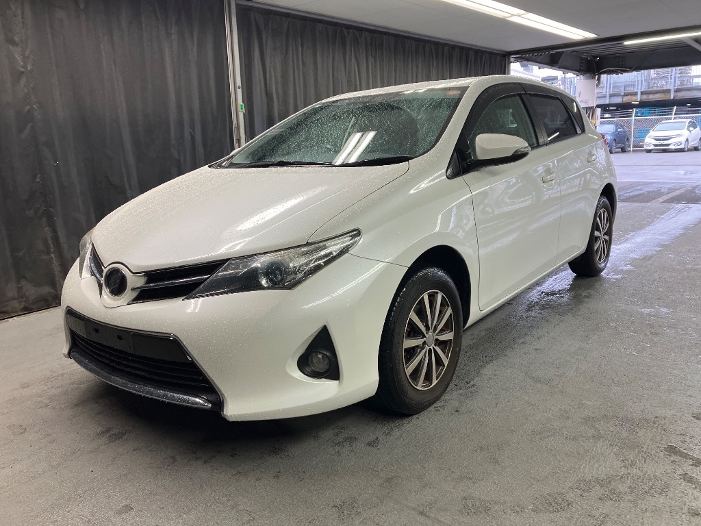 TOYOTA AURIS