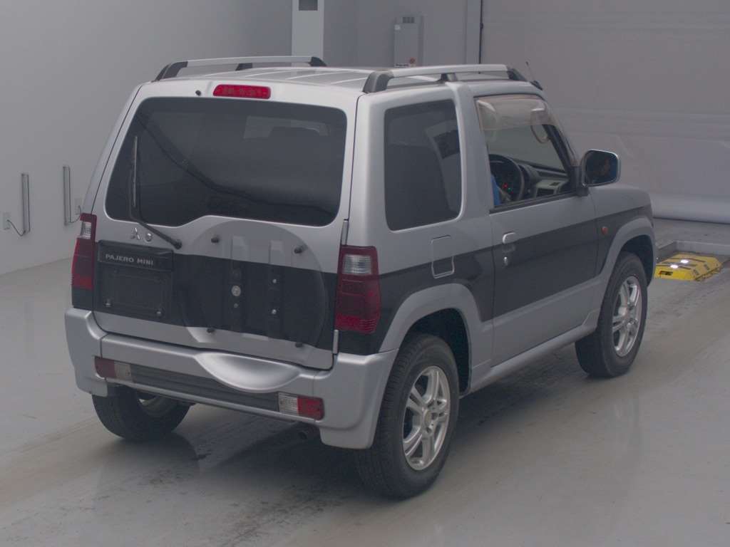 MITSUBISHI PAJERO MINI